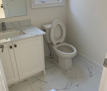 For Lease - 1362 Blackmore Street, Innisfil, Ontario - Photo 3