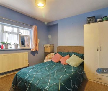 4 bedroom terraced house to rent - Photo 6