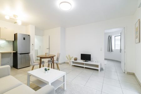 Location Appartement 2 pièces 38m² NICE 06100 - Photo 4