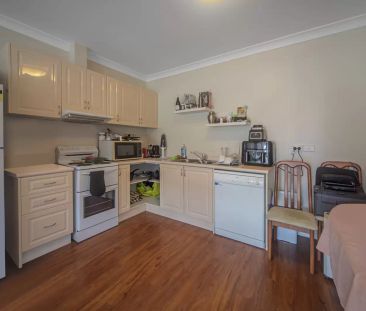 Neat, Tidy & Close to Town - Photo 3