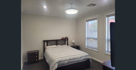 Beautiful Modern 3 Bedroom Home - Photo 5