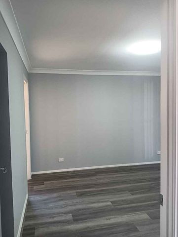 7 Holly Crescent Jordan Springs - Photo 5