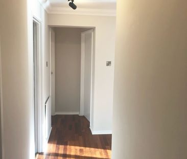 2 Bed Flat, Cliveden Close, BN1 - Photo 4