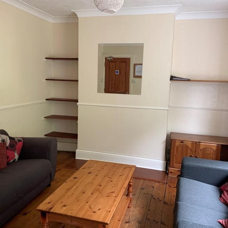 4 bedroom terraced house to rent - Photo 1