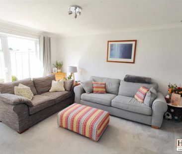 2 bedroom semi-detached bungalow to rent - Photo 4