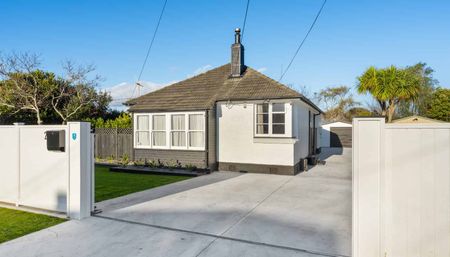 COLLEGE ESTATE - 3 BEDROOMS - Photo 4