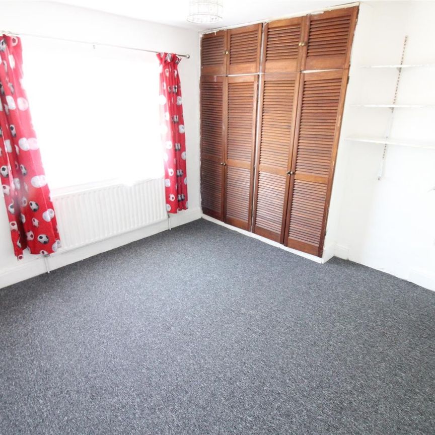 Wellington Road North, Hounslow - Photo 1