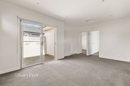 2 / 3 Malacca St, McKinnon - Photo 5