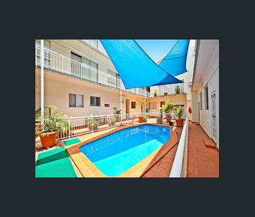 PARTLY FURNISHED ONE BEDROOM APARTMENT - Photo 3