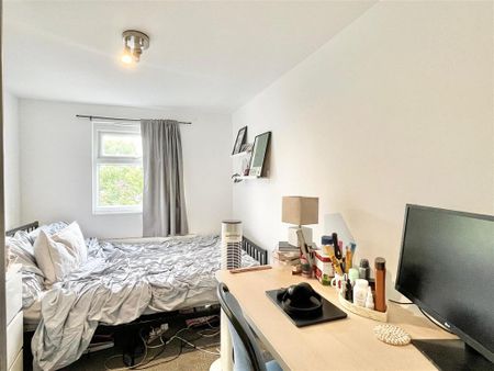 5 bedroom terraced house to rent - Photo 4