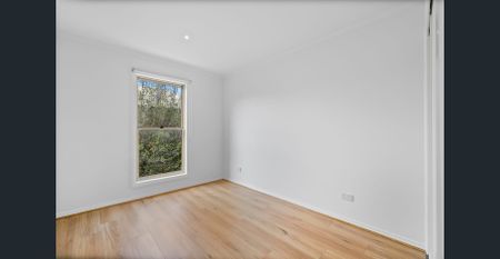 Newly Renovated Family Home in Prime Caroline Springs Location! - Photo 5