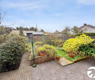 4 bedroom semi-detached house to rent - Photo 4