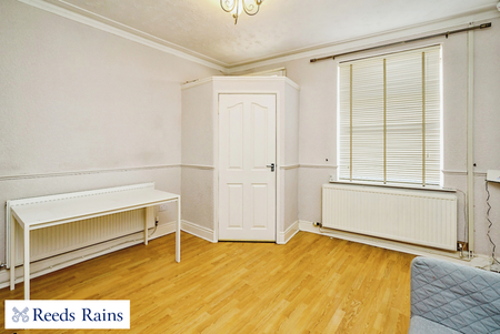 2 bedroom end of terrace house to rent - Photo 5