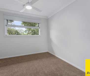 Gorgeous 3 Bedroom Townhouse close to St Marys CBD ! - Photo 2
