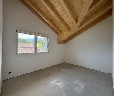 Herrliche Sicht ins Grüne, helle Räume, Erstbezug im Neubau mit vie... - Photo 2