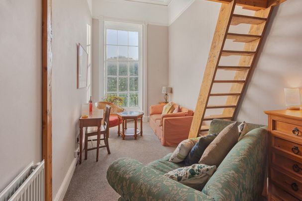 2 Bed Flat, Cornwallis Crescent, BS8 - Photo 1