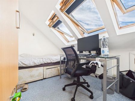 6 bedroom semi-detached house to rent - Photo 5