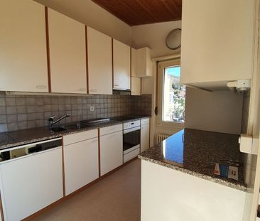 Helle Dachwohnung mit Cheminée sucht Sie! - Foto 1