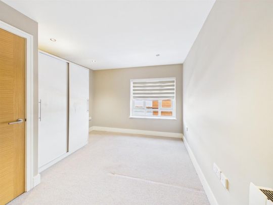 2 BED Apartment To rent - Photo 1