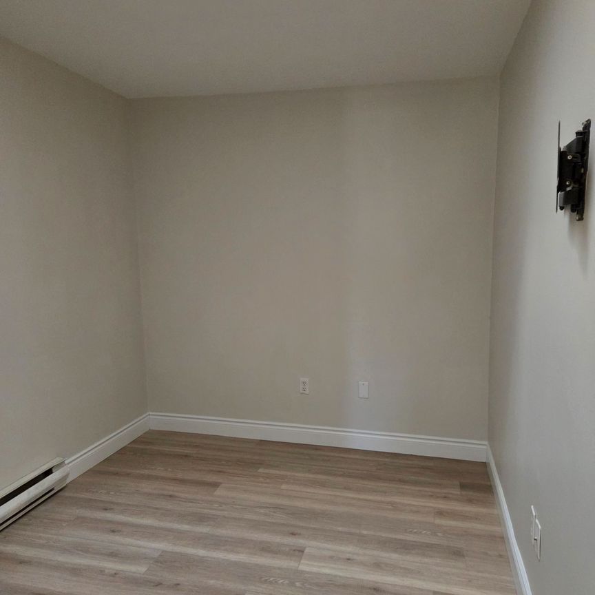 For Lease - 180 King Street Unit# 6, Gananoque, Ontario - Photo 1