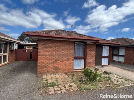 2/45 Staughton Street, Melton South, VIC 3338 - Photo 5