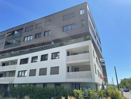 DACHGESCHOSS + TERRASSE + TOP-Zustand + inklusive GARAGENPLATZ! - Photo 2