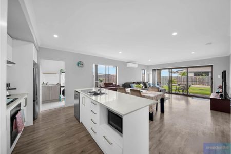 28 Jonas Circuit, Holmview QLD 4207 - House For Rent | Domain - Photo 2