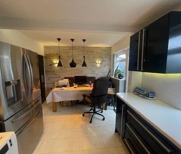 3 bedroom terraced house to rent - Photo 5