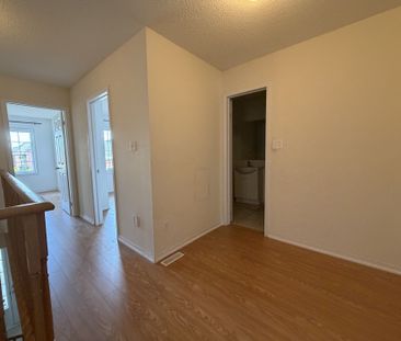 For Lease - 30 London Pride Drive, Richmond Hill, Ontario - Photo 6