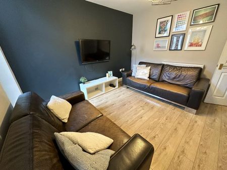 4 bedroom terraced house to rent - Photo 3