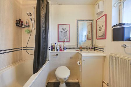 Winstanley Estate, London, SW11 2EW - Photo 5