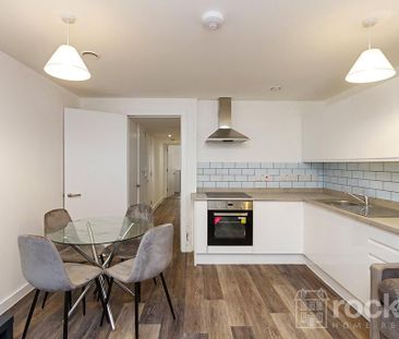 2 bedroom apartment to rent - Photo 2