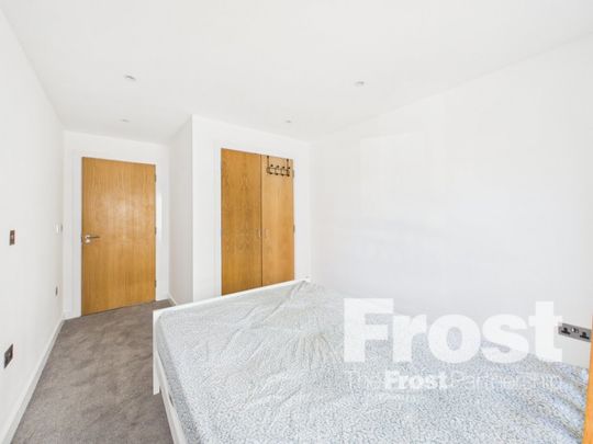 Railway Terrace, Slough, Berkshire,SL2 - Photo 1