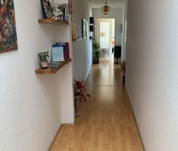 *möblierte*, sonnige, ruhige Dachgeschosswohnung (befristet) - Photo 3