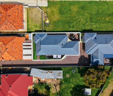 Low Maintenance Luxury 3x2 in South Bunbury! - Photo 4