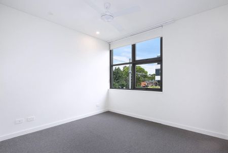 Well Maintained 2-Bedroom Apartment with Convenience for Your Daily Life - Photo 2