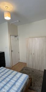 3 Bed Terraced House, Calderon Road, E11 - Photo 3