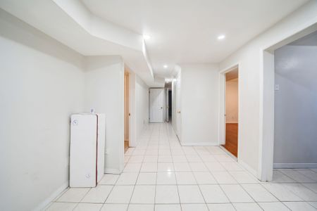 For Lease - 5 Claresholme Drive, Toronto, Ontario - Photo 3