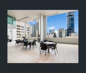 SPACIOUS APARTMENT IN HEART OF BRISBANE CBD with STUDY NOOK - Photo 6