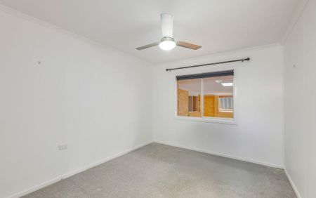 Spacious 3 Bedroom Family Home with Large Shed and Rumpus Room - Photo 5