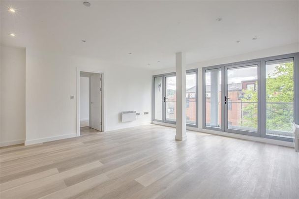 Frogmoor, High Wycombe - Photo 1