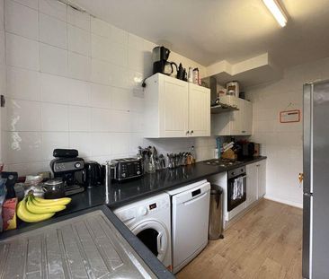 4 bedroom terraced house to rent - Photo 1