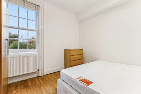 1 bedroom flat in Camden - Photo 2