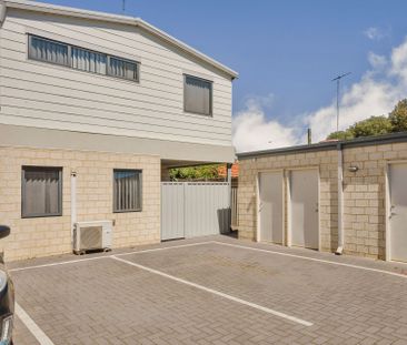 Easy-Care Living in the Heart of Mandurah - Photo 1