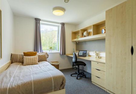 1 bedroom in a flat share to rent - Photo 5