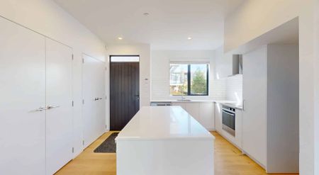 Exceptional Kelburn Home - Photo 3