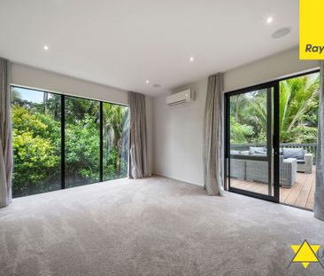 Spacious 4-Bedroom Family Home with Double Garage - Photo 2