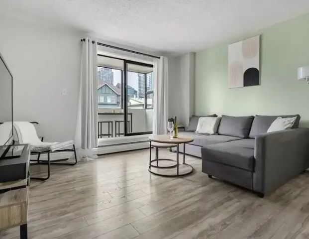 Modern 2-Bed, 1-Bath Fully Furnished Condo in Downtown Calgary | 307 - 111 14 Ave SE, Calgary - Photo 1