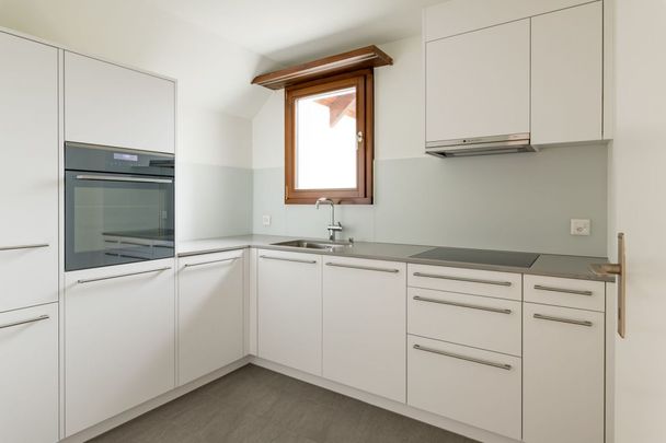 Moderne 2 1/2 Zimmer-Maisonette-Wohnung im Herzen von Binningen zu vermieten - Foto 1