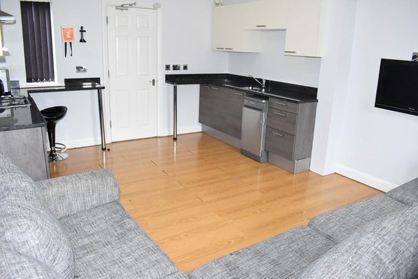 5 bedroom townhouse to rent - Photo 1